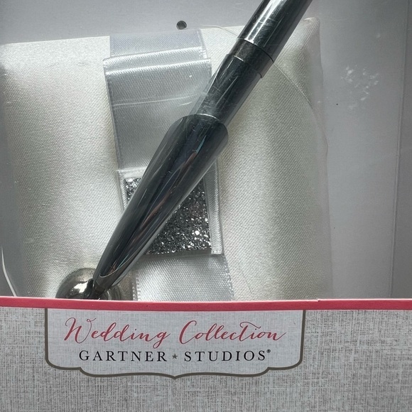 Gorgeous Pen Set for weddings. White with silver  pen and silver bling detail - Picture 4 of 7